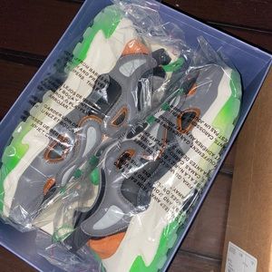 Never worn . Size 10